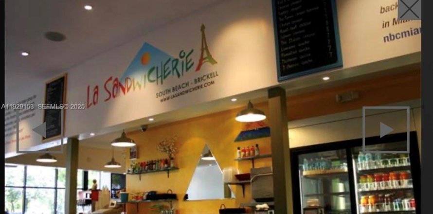 Propiedad comercial en Miami, Florida № 1988540