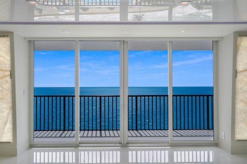 Condominio en Fort Lauderdale, Florida, 3 dormitorios № 2181902