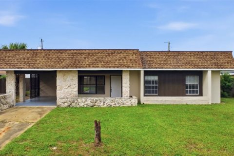 Villa ou maison à louer à Palm Bay, Floride: 3 chambres, 108.32 m2 № 2413794 - photo 2