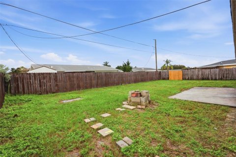 Villa ou maison à louer à Palm Bay, Floride: 3 chambres, 108.32 m2 № 2413794 - photo 5