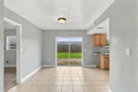 Villa ou maison à louer à Palm Bay, Floride: 3 chambres, 108.32 m2 № 2413794 - photo 10