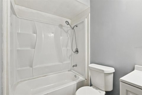 Villa ou maison à louer à Palm Bay, Floride: 3 chambres, 108.32 m2 № 2413794 - photo 16