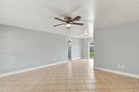 Villa ou maison à louer à Palm Bay, Floride: 3 chambres, 108.32 m2 № 2413794 - photo 6
