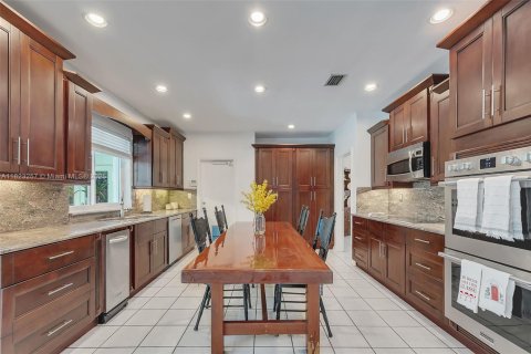 Casa en venta en Pinecrest, Florida, 5 dormitorios, 218.23 m2 № 1920944 - foto 15