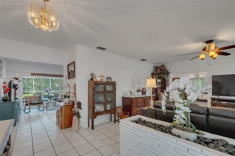 Casa en venta en Pinecrest, Florida, 5 dormitorios, 218.23 m2 № 1920944 - foto 12