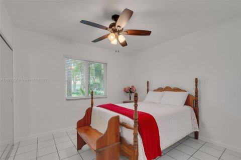 Casa en venta en Pinecrest, Florida, 5 dormitorios, 218.23 m2 № 1920944 - foto 26