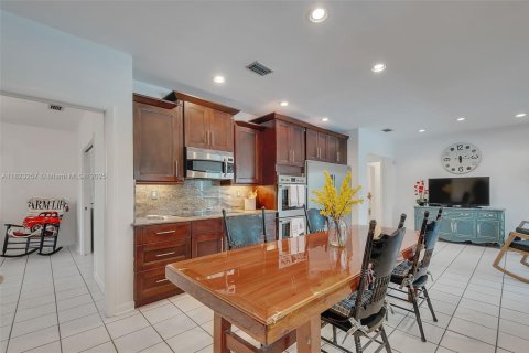 Casa en venta en Pinecrest, Florida, 5 dormitorios, 218.23 m2 № 1920944 - foto 19