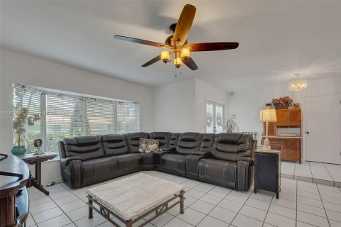 Casa en venta en Pinecrest, Florida, 5 dormitorios, 218.23 m2 № 1920944 - foto 14