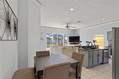 House in Davenport, Florida 5 bedrooms, 217.86 sq.m. № 1878326 - photo 10