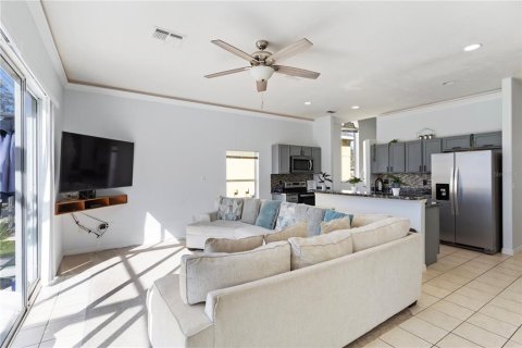 House in Davenport, Florida 5 bedrooms, 217.86 sq.m. № 1878326 - photo 12