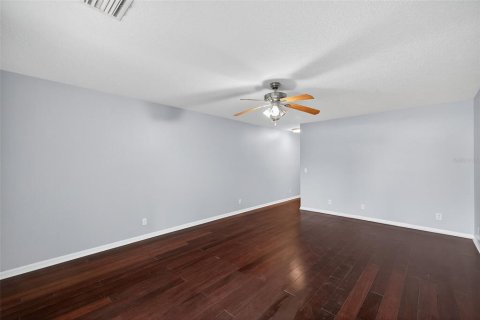 Condo in Valrico, Florida, 3 bedrooms  № 1901940 - photo 11