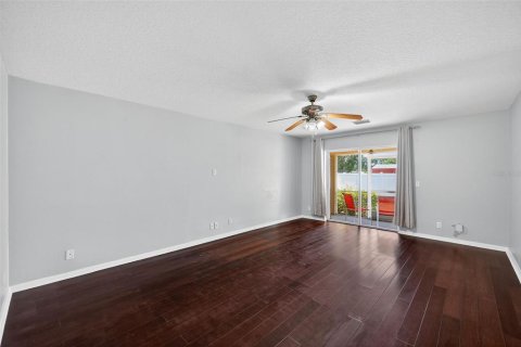 Condo in Valrico, Florida, 3 bedrooms  № 1901940 - photo 10