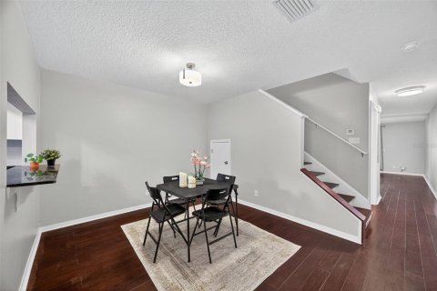 Condo in Valrico, Florida, 3 bedrooms  № 1901940 - photo 8