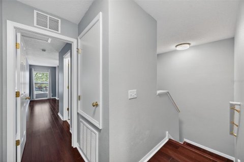 Condo in Valrico, Florida, 3 bedrooms  № 1901940 - photo 15
