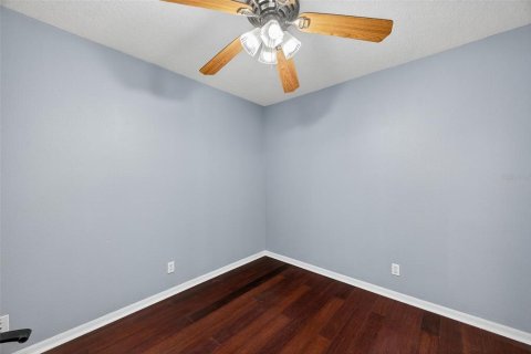 Condo in Valrico, Florida, 3 bedrooms  № 1901940 - photo 16