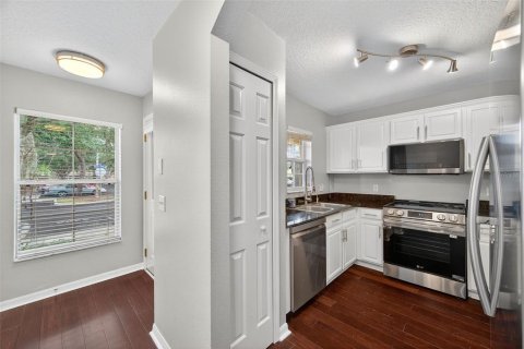 Condo in Valrico, Florida, 3 bedrooms  № 1901940 - photo 5