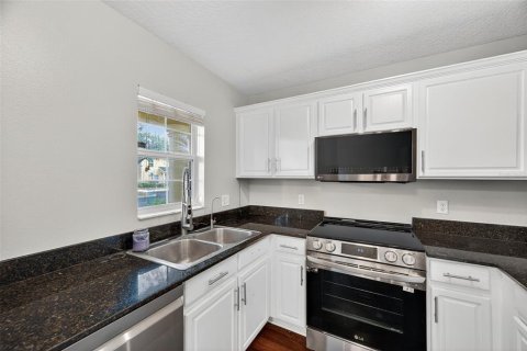 Condo in Valrico, Florida, 3 bedrooms  № 1901940 - photo 6