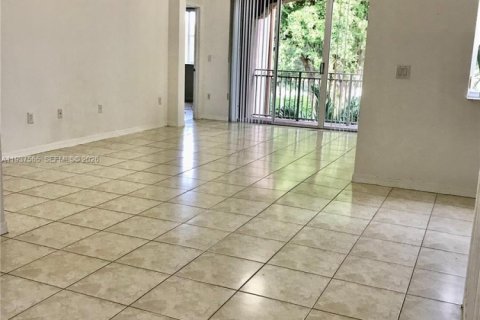 Condominio en alquiler en Doral, Florida, 3 dormitorios, 136.01 m2 № 1996248 - foto 4