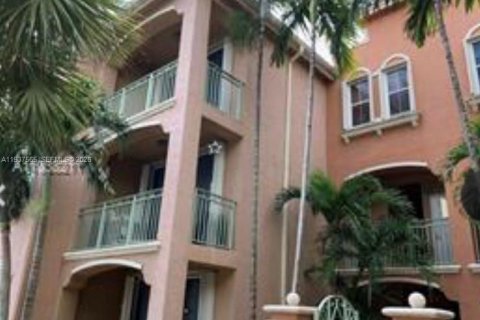 Condominio en alquiler en Doral, Florida, 3 dormitorios, 136.01 m2 № 1996248 - foto 3