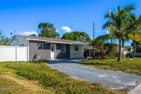 Casa en venta en Deerfield Beach, Florida, 3 dormitorios, 125.98 m2 № 1970763 - foto 30