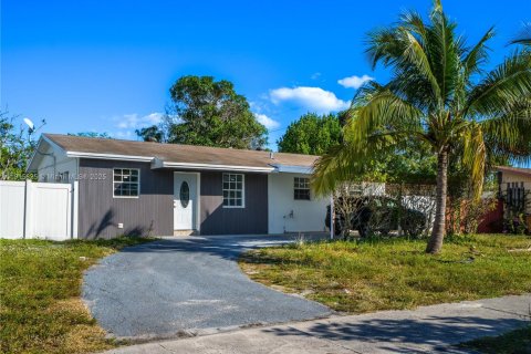 Casa en venta en Deerfield Beach, Florida, 3 dormitorios, 125.98 m2 № 1970763 - foto 29