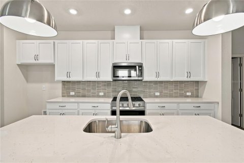 House in Odessa, Florida 4 bedrooms, 261.52 sq.m. № 2235669 - photo 15