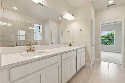 House in Odessa, Florida 4 bedrooms, 261.52 sq.m. № 2235669 - photo 7