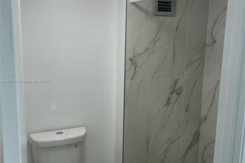 Condominio en alquiler en Lauderhill, Florida, 2 dormitorios, 111.48 m2 № 1964821 - foto 9