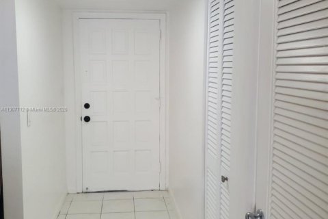 Condominio en alquiler en Lauderhill, Florida, 2 dormitorios, 111.48 m2 № 1964821 - foto 21