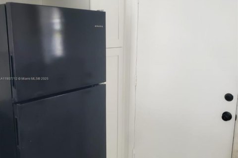 Condominio en alquiler en Lauderhill, Florida, 2 dormitorios, 111.48 m2 № 1964821 - foto 5