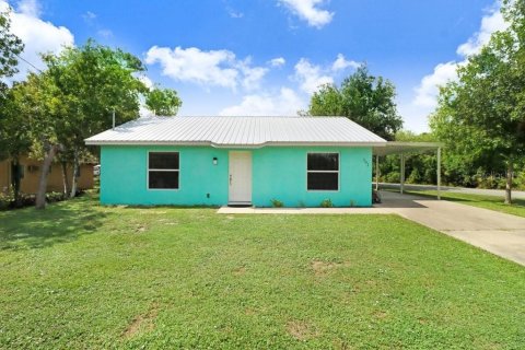 House in Lake Placid, Florida 2 bedrooms, 91.04 sq.m. № 1853633 - photo 1