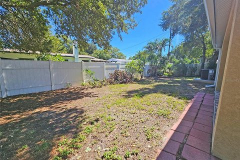 Villa ou maison à vendre à Largo, Floride: 3 chambres, 166.48 m2 № 2420067 - photo 28