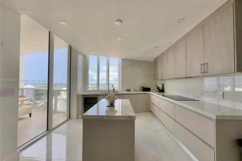 Copropriété à louer à Sunny Isles Beach, Floride: 3 chambres, 216.18 m2 № 2169586 - photo 9