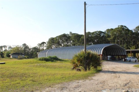 Propiedad comercial en venta en Clewiston, Florida № 1984729 - foto 1