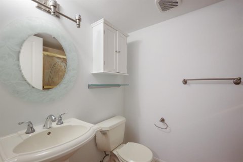 Copropriété à vendre à Sarasota, Floride: 2 chambres, 91.97 m2 № 1385367 - photo 23