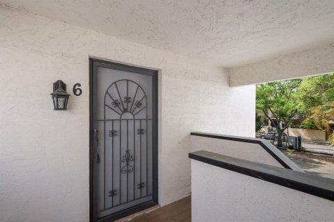 Copropriété à vendre à Sarasota, Floride: 2 chambres, 91.97 m2 № 1385367 - photo 4