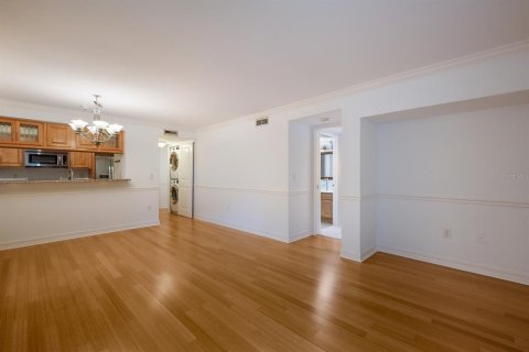 Copropriété à vendre à Sarasota, Floride: 2 chambres, 91.97 m2 № 1385367 - photo 15
