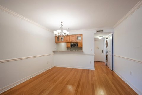 Copropriété à vendre à Sarasota, Floride: 2 chambres, 91.97 m2 № 1385367 - photo 12