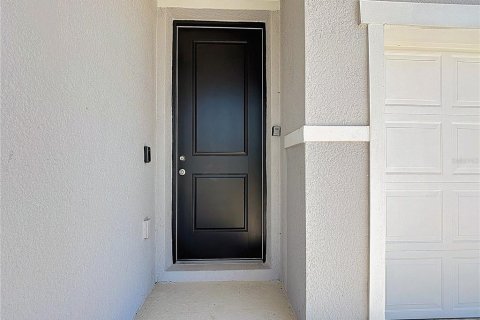 House in Davenport, Florida 4 bedrooms, 221.76 sq.m. № 2199619 - photo 8