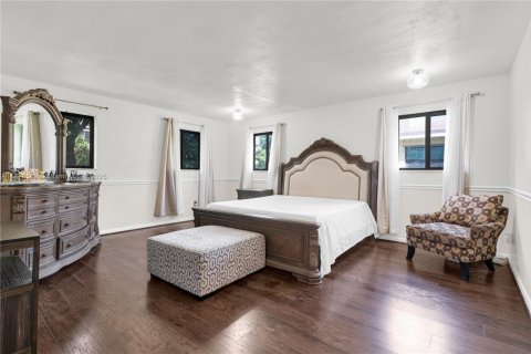 Casa en venta en Miami Gardens, Florida, 4 dormitorios, 255.76 m2 № 1927545 - foto 13