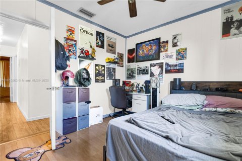 Casa en venta en Miami Gardens, Florida, 4 dormitorios, 255.76 m2 № 1927545 - foto 18