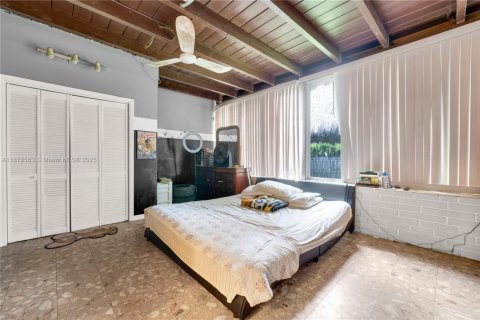 Casa en venta en Miami Gardens, Florida, 4 dormitorios, 255.76 m2 № 1927545 - foto 21