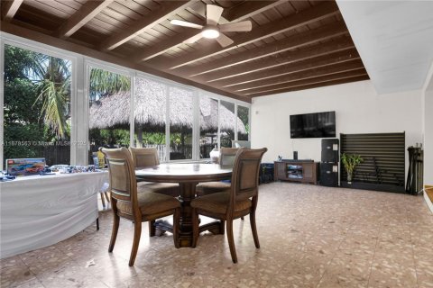Casa en venta en Miami Gardens, Florida, 4 dormitorios, 255.76 m2 № 1927545 - foto 17