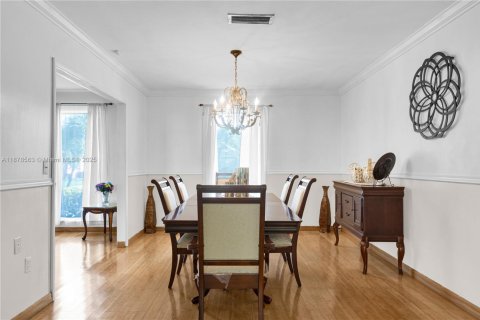 Casa en venta en Miami Gardens, Florida, 4 dormitorios, 255.76 m2 № 1927545 - foto 9