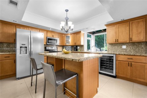 Casa en venta en Miami Gardens, Florida, 4 dormitorios, 255.76 m2 № 1927545 - foto 10