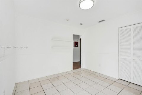 Townhouse in Miami, Florida 3 bedrooms, 138.24 sq.m. № 1987554 - photo 27