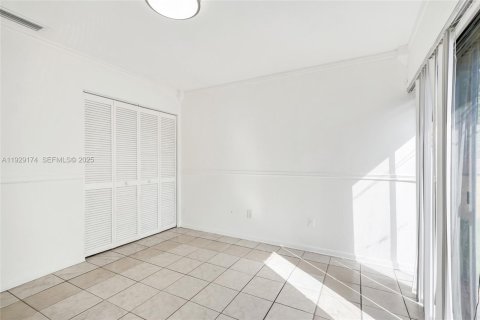 Townhouse in Miami, Florida 3 bedrooms, 138.24 sq.m. № 1987554 - photo 25