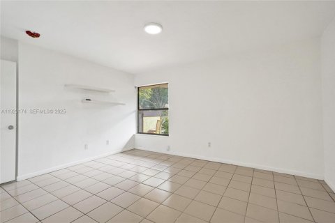 Townhouse in Miami, Florida 3 bedrooms, 138.24 sq.m. № 1987554 - photo 22