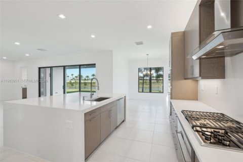 Casa en alquiler en Palm Beach Gardens, Florida, 5 dormitorios, 396.41 m2 № 2026423 - foto 19