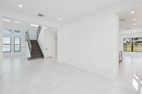 Casa en alquiler en Palm Beach Gardens, Florida, 5 dormitorios, 396.41 m2 № 2026423 - foto 10